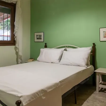 Garden Haven - Cozy Seaside Getaway 펜션 *